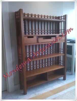 Libreria de madera de iroko