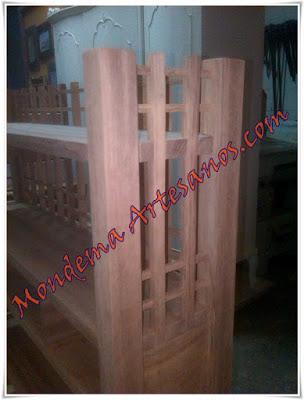 Libreria de madera de iroko