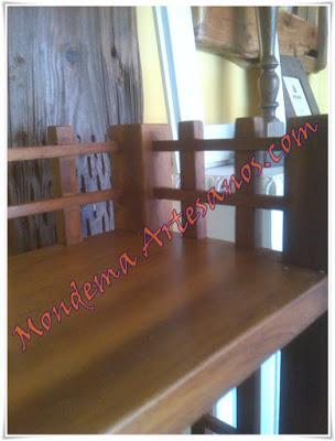 Libreria de madera de iroko