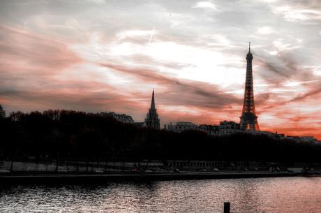 Atardecer en París... (Reseña) Atardecer en París... (Reseña)