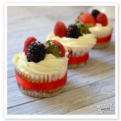 CUPCAKES DE TARTA DE QUESO CON FRUTOS ROJOS / RED BERRIES CHEESECAKE CUPCAKES