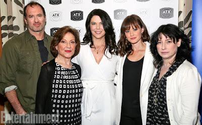 El equipo de 'Las chicas Gilmore' , juntos con amor