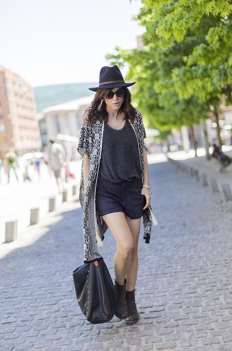 BE BOHOW. TRIBAL KIMONO