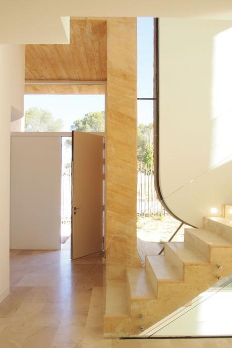 NUEVA VIVIENDA ENTREGADA DE LA PROMOCIÓN VOLÚMENES DE ARENA DISEÑADA POR A-CERO: INTERIOR