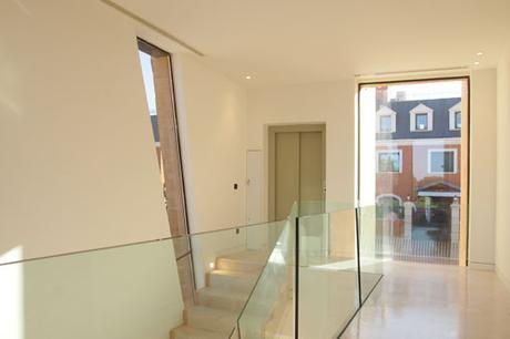 NUEVA VIVIENDA ENTREGADA DE LA PROMOCIÓN VOLÚMENES DE ARENA DISEÑADA POR A-CERO: INTERIOR