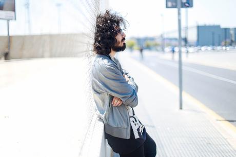 badder-glamournarcotico-shirt-h&m_baggy-pants-zara_bomber-jacket-asos_nike-roshe-run_charlie-cole-menswear-street-style-spain-valencia (6)