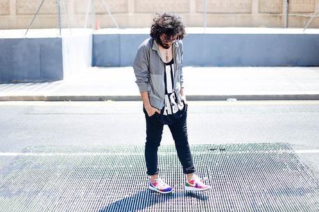 badder-glamournarcotico-shirt-h&m_baggy-pants-zara_bomber-jacket-asos_nike-roshe-run_charlie-cole-menswear-street-style-spain-valencia (5)