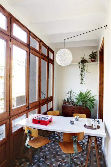 APARTAMENTO RENOVADO EN BARCELONA:  CONSERVAR Y SORPRENDER