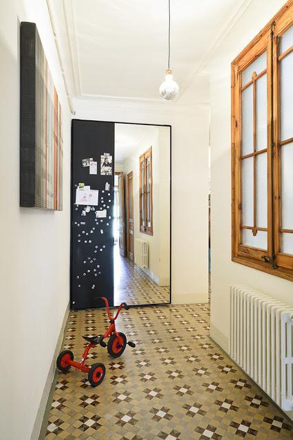 APARTAMENTO RENOVADO EN BARCELONA:  CONSERVAR Y SORPRENDER