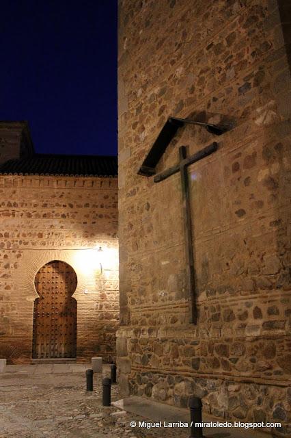 Compleja y espiritual Compleja y espiritual