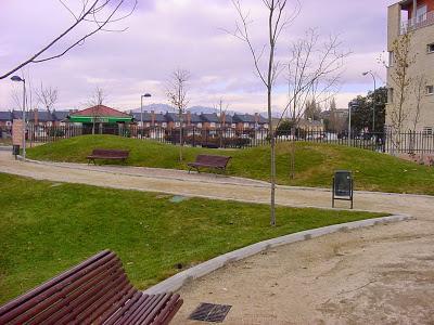 Proyecto de Zona Verde Pública - Terreno como Base de Diseño (IV) - Terreno en instalaciones y vegetación Proyecto de Zona Verde Pública - Terreno como Base de Diseño (IV) - Terreno en instalaciones y vegetación