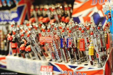 London: Portobello Road Market lovelystyle (5)