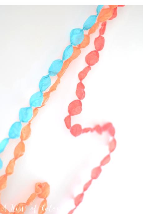 DIY. Crepe paper garland