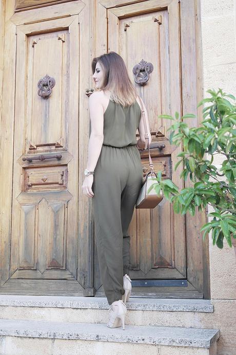 Mono / Jumpsuit caqui. Outfit de verano