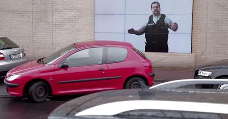 Una valla interactiva de Fiat que te ayuda a aparcar el coche