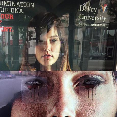 Un estudiante promociona su corto de terror “saboteando” los anuncios de la ciudad