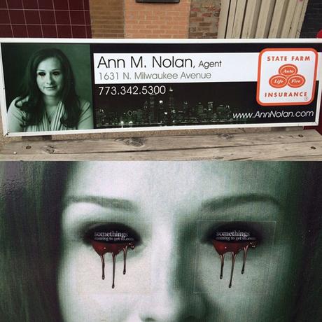 Un estudiante promociona su corto de terror “saboteando” los anuncios de la ciudad