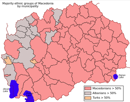 Grupo nacional predominante por municipio. Los datos pertenecen al censo del año 2002. La población albanesa en Macedonia representa, según el mismo censo, último realizado, el 25% del total de la población del Estado.