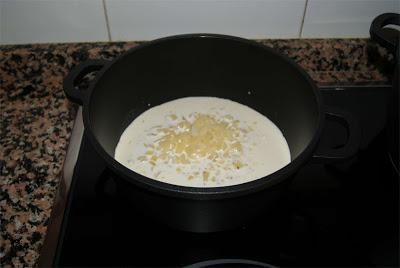 pasta con salsa de queso y conejo paso 2