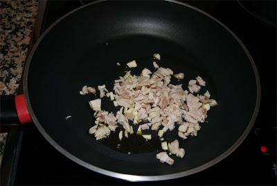 pasta con salsa de queso y conejo paso 1