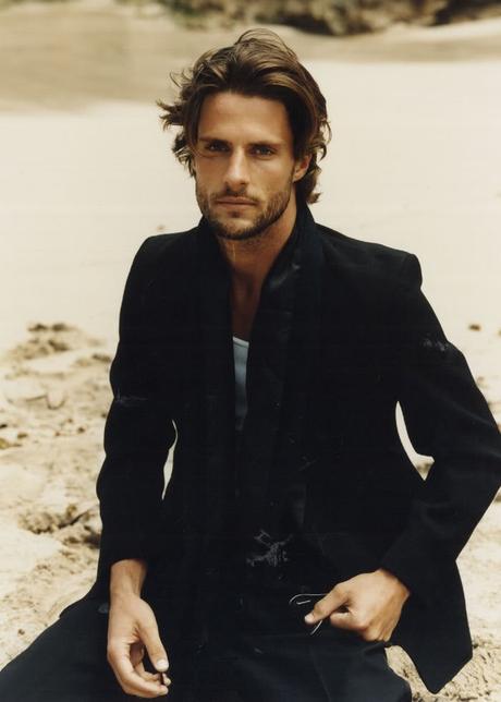 Reseña - Los héroes son mi debilidad