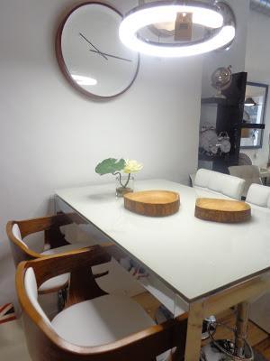 CUANDO ENTRO EN UNA TIENDA... CUANDO ENTRO EN UNA TIENDA...