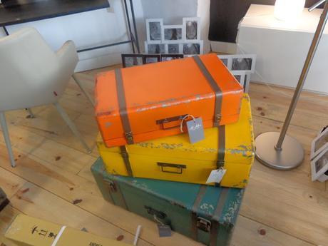 CUANDO ENTRO EN UNA TIENDA... CUANDO ENTRO EN UNA TIENDA...