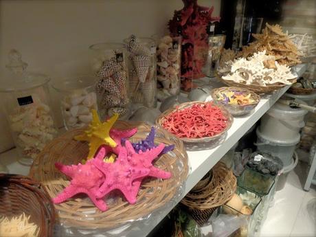 CUANDO ENTRO EN UNA TIENDA... CUANDO ENTRO EN UNA TIENDA...