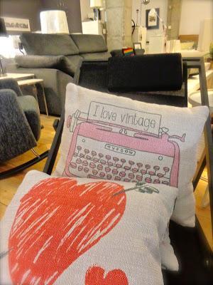 CUANDO ENTRO EN UNA TIENDA... CUANDO ENTRO EN UNA TIENDA...