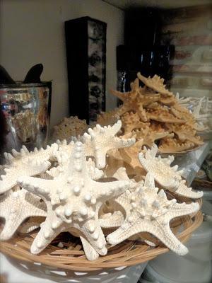 CUANDO ENTRO EN UNA TIENDA... CUANDO ENTRO EN UNA TIENDA...