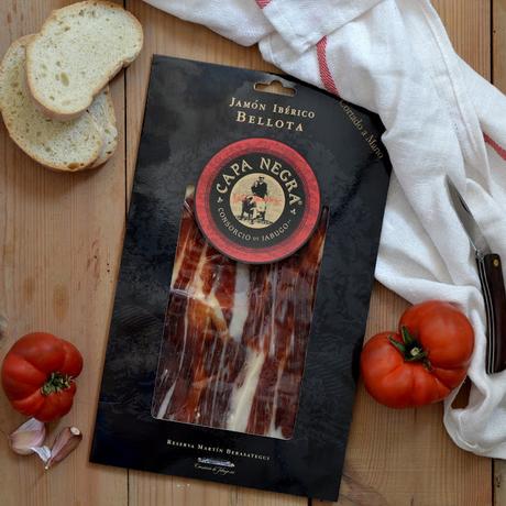 TOSTAS DE SALMOREJO Y JAMON  IBERICO