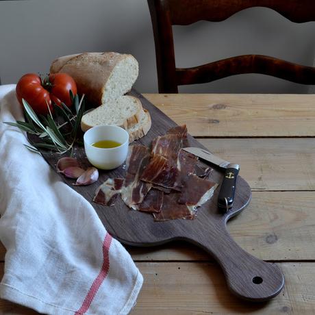 TOSTAS DE SALMOREJO Y JAMON  IBERICO