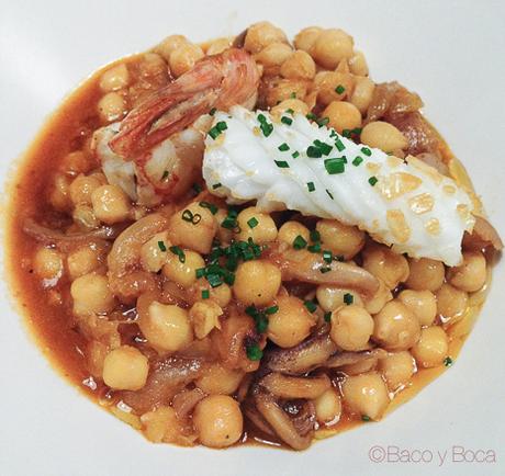 garbanzos estofados con calamar y gambita Artesans Born Baco y Boca