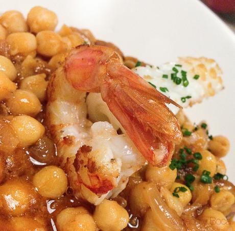 garbanzos estofados con calamar y gamba Artesans Born Baco y Boca