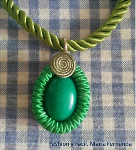 Un collar con colgante fácil DIY económico y fácil (An easy necklace with a pendant: cheap and easy)