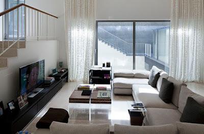 Casa Moderna en Blanco y Negro