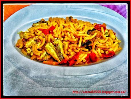 Fideua con cocochas de merluza Fideua con cocochas de merluza