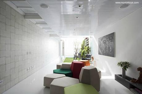 Casa residencial angosta contemporánea en San Pablo.