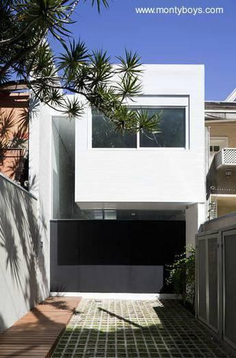 Casa residencial angosta contemporánea en San Pablo.
