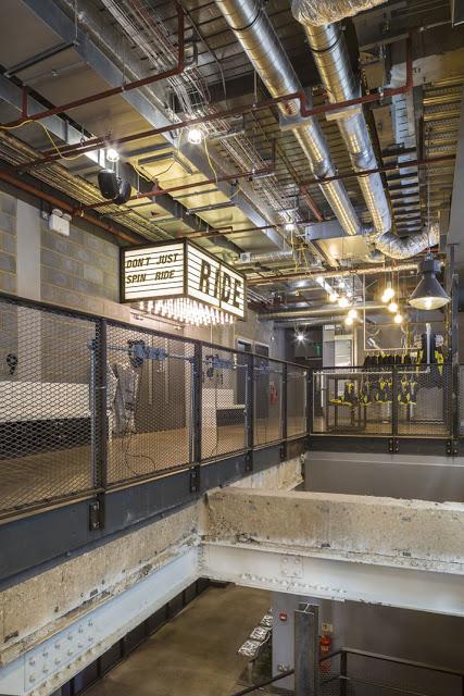 Diseño industrial en el interiorismo de este Gimnasio en Londres