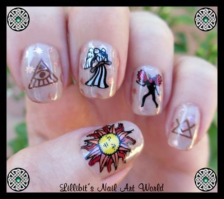 Manicura esotérica con Curali Nail Stamping Manicura esotérica con Curali Nail Stamping