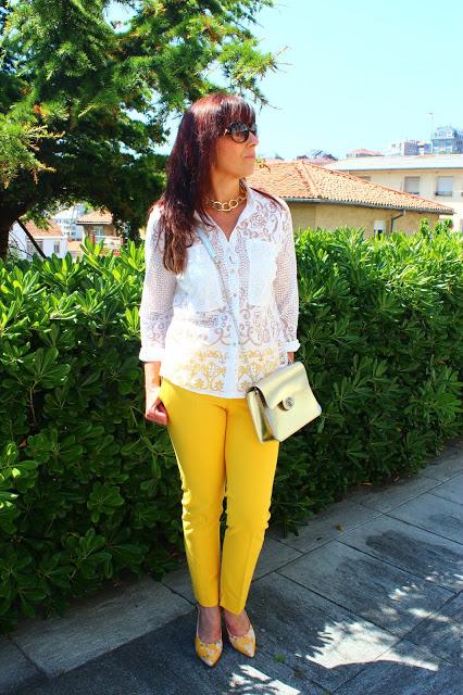 MIS LOOKS . PANTALÓN AMARILLO