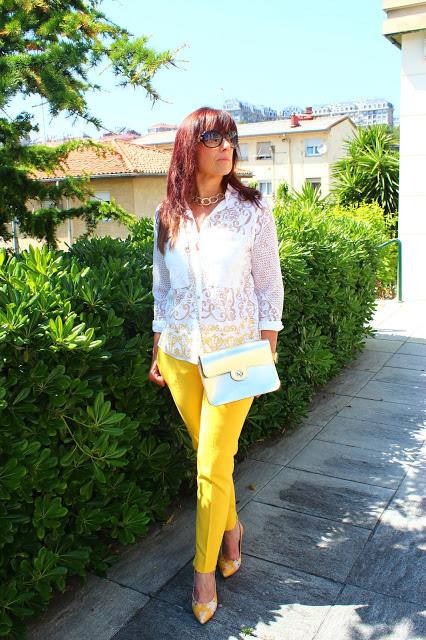 MIS LOOKS . PANTALÓN AMARILLO
