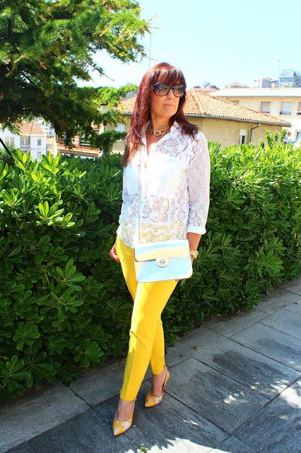 MIS LOOKS . PANTALÓN AMARILLO
