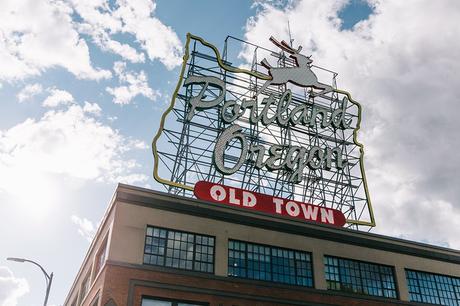 Portland-Striped_Top-ISabel_Marant_Sneakers-Denim_Jacket-Collage_on_The_Road-Street_Style-Usa_Road_Trip-14