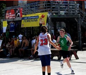 Cartel para la Liga Cooperativa Femenina de Baloncesto