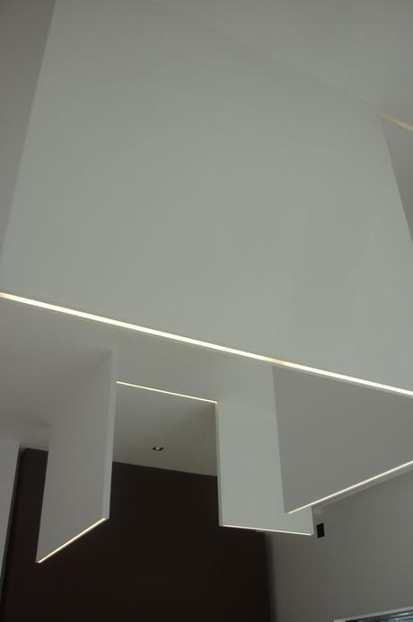 NUEVAS IMÁGENES DE OBRA DEL INTERIORISMO DISEÑADO PARA UNA VIVIENDA A-CERO EN MADRID