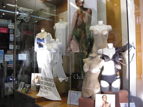 Chantelle en nuestro escaparate de Lencería