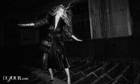 Elsa Hosk posa para DuJour Magazine