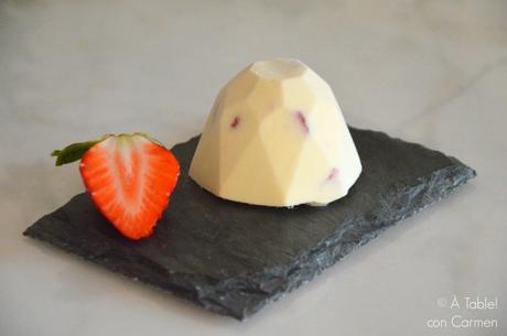 Semifrío de Chocolate Blanco y Fresas